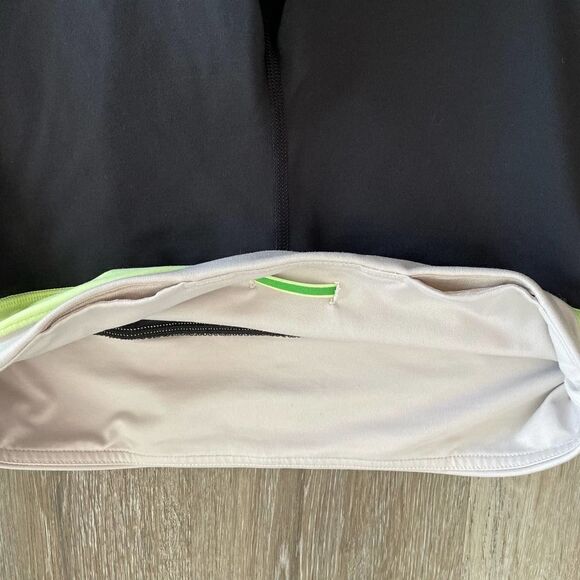 Lululemon Mid Rise Black Crop Leggings - Size: 6 - Picture 5 of 9